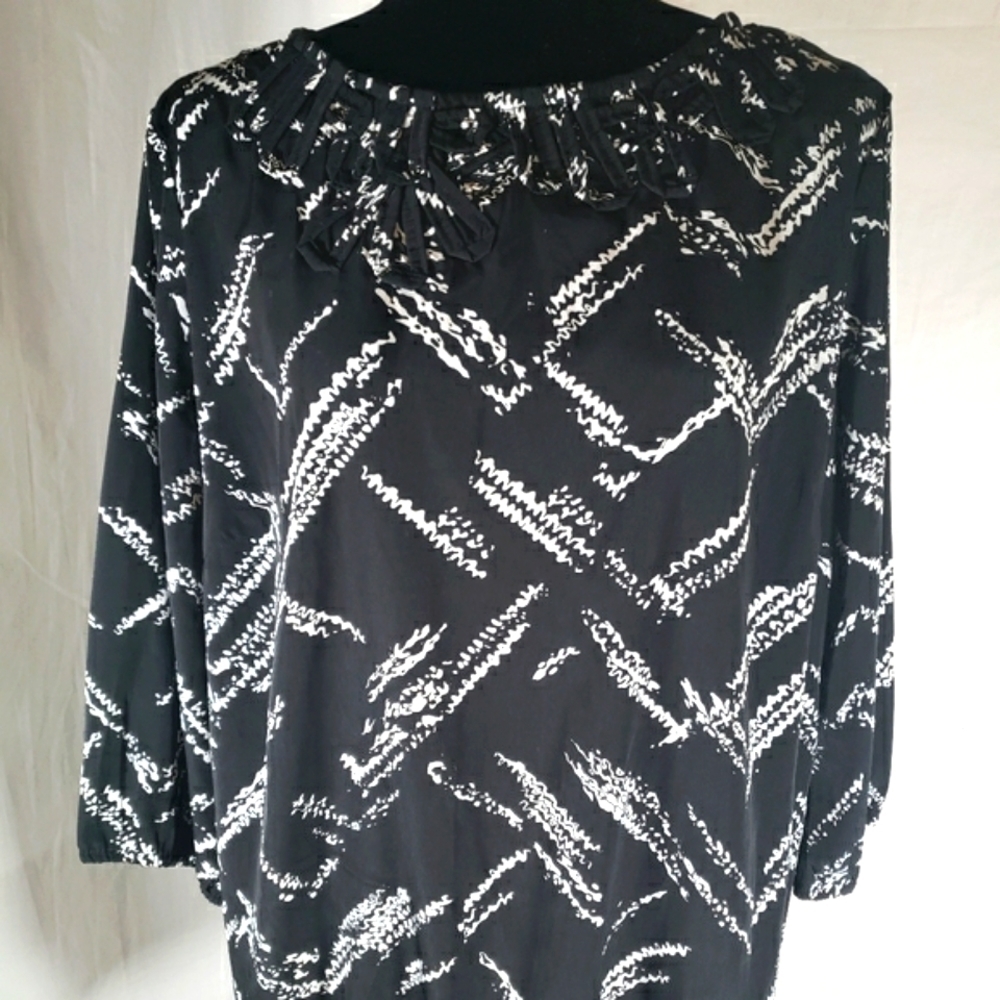 Chico's Black And White Print Blouse with Gathered Bottom Sz Chico's 2/L